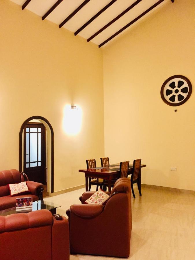 Sweet Home Tourist Rest, Cooking Classes & Tours 阿努拉德普勒 外观 照片