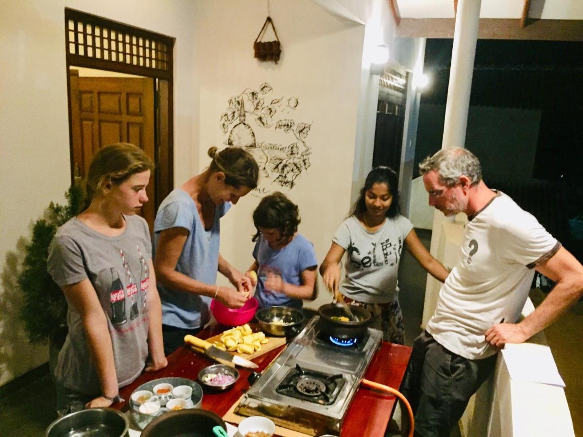 Sweet Home Tourist Rest, Cooking Classes & Tours 阿努拉德普勒 外观 照片