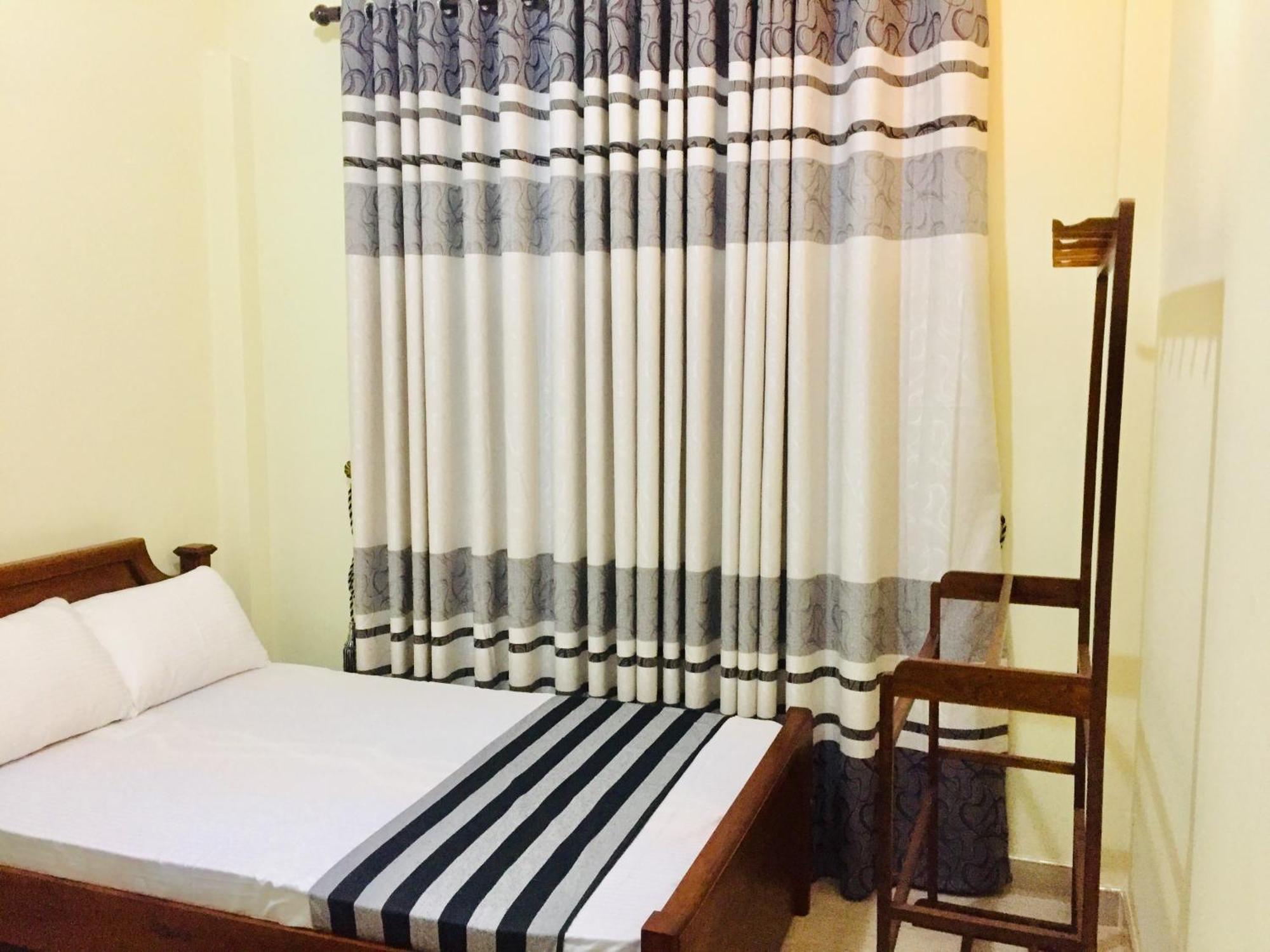 Sweet Home Tourist Rest, Cooking Classes & Tours 阿努拉德普勒 外观 照片
