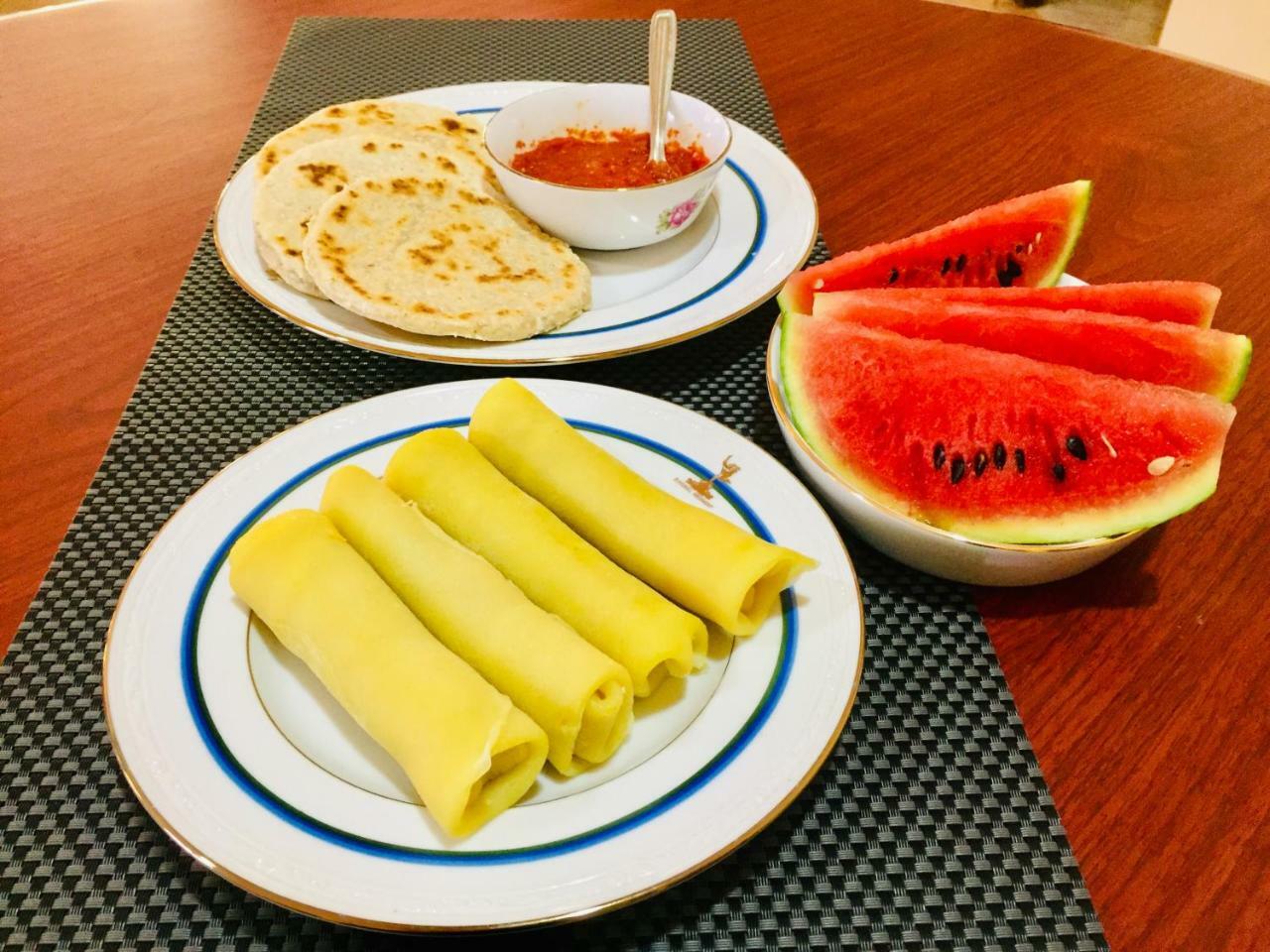 Sweet Home Tourist Rest, Cooking Classes & Tours 阿努拉德普勒 外观 照片