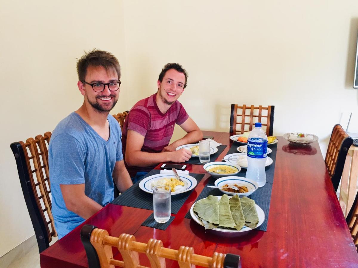 Sweet Home Tourist Rest, Cooking Classes & Tours 阿努拉德普勒 外观 照片