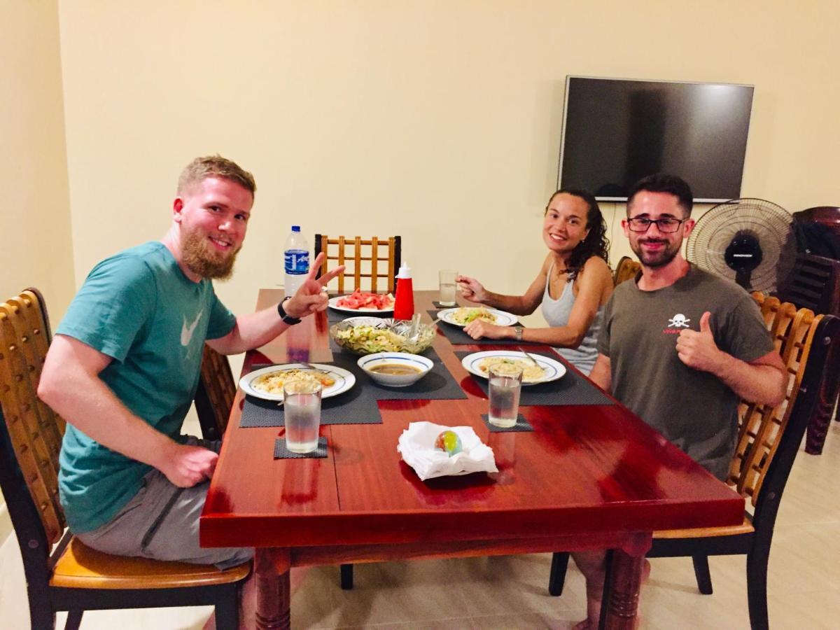 Sweet Home Tourist Rest, Cooking Classes & Tours 阿努拉德普勒 外观 照片