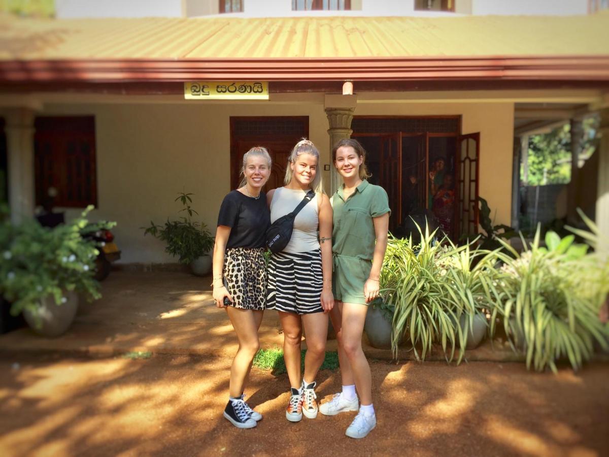 Sweet Home Tourist Rest, Cooking Classes & Tours 阿努拉德普勒 外观 照片