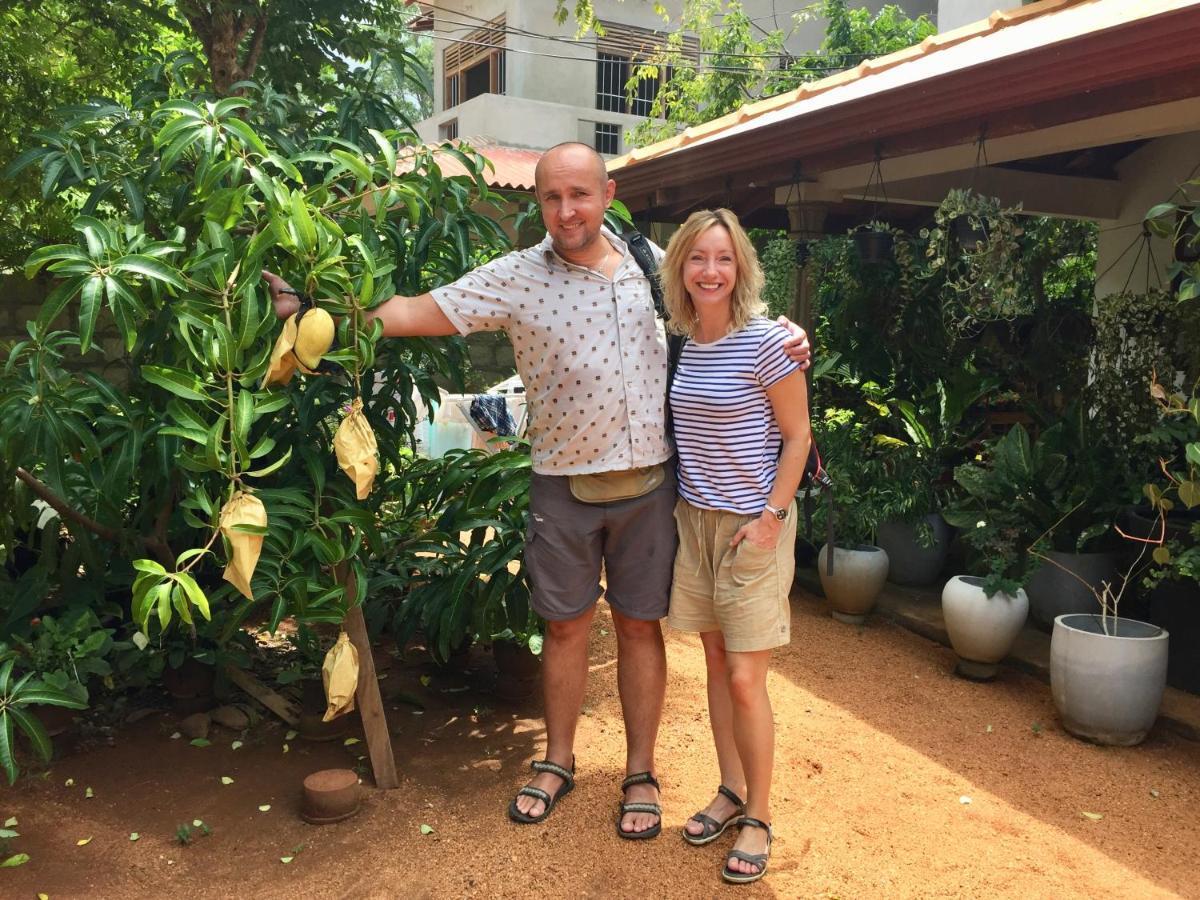 Sweet Home Tourist Rest, Cooking Classes & Tours 阿努拉德普勒 外观 照片